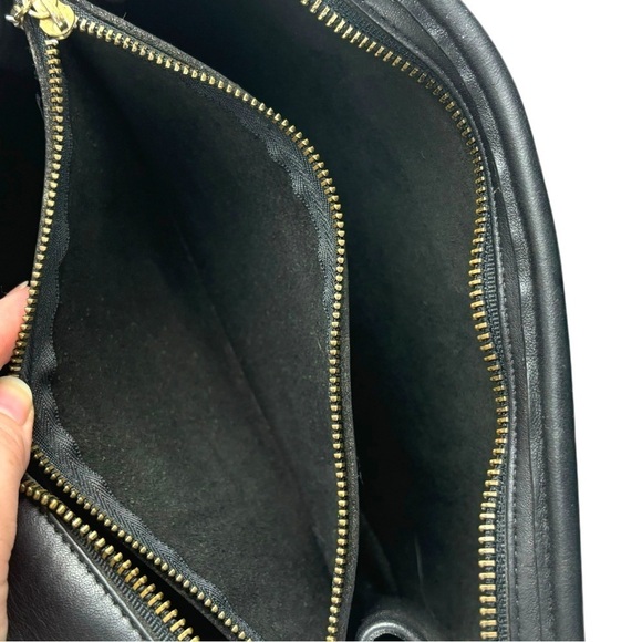 COACH 9974 MULTI ZIP SWINGPACK 90S 1995 BLACK GLOVETANNED LEATHER CROSSBODY BAG - Picture 9 of 13